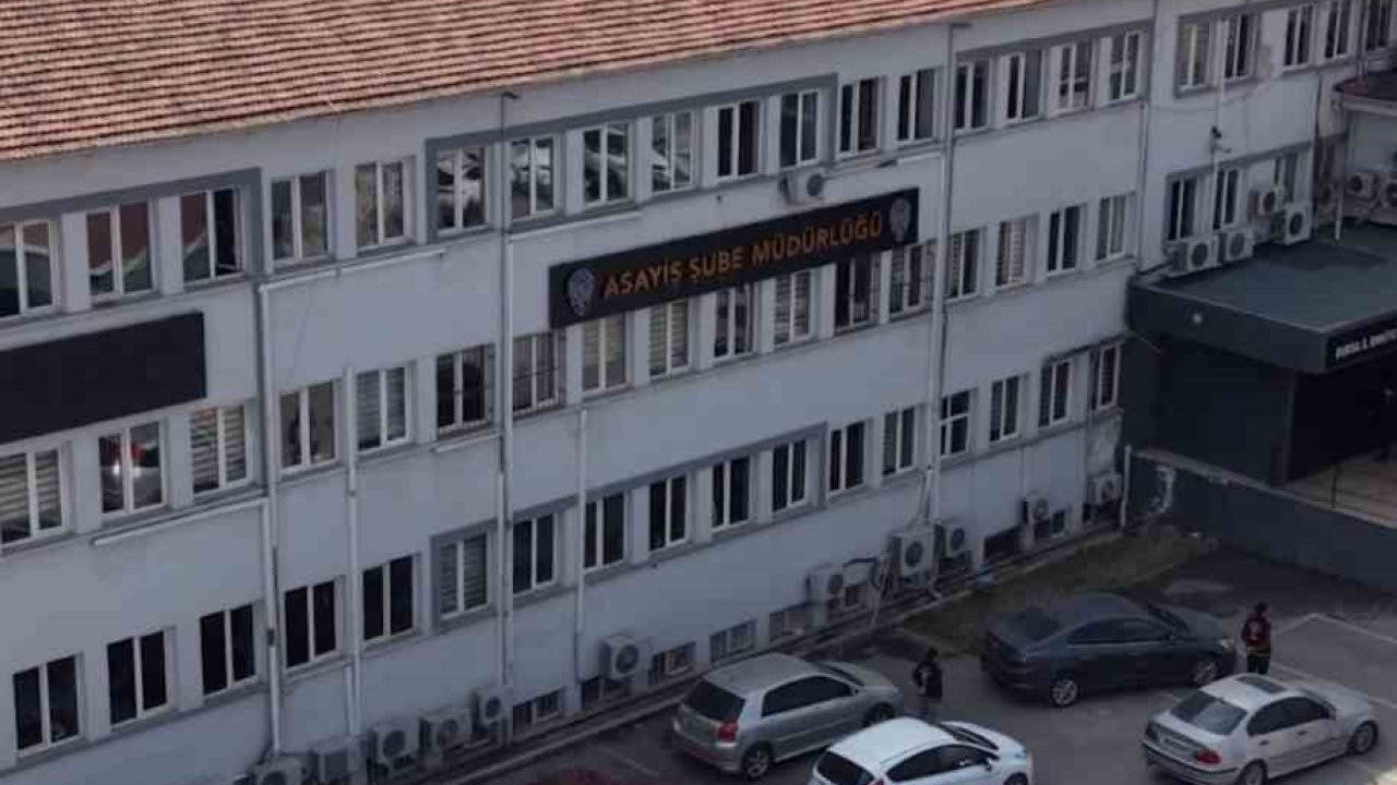 Bursa’da dev "change" operasyon...Çalıntı araç şebekesi çökertildi