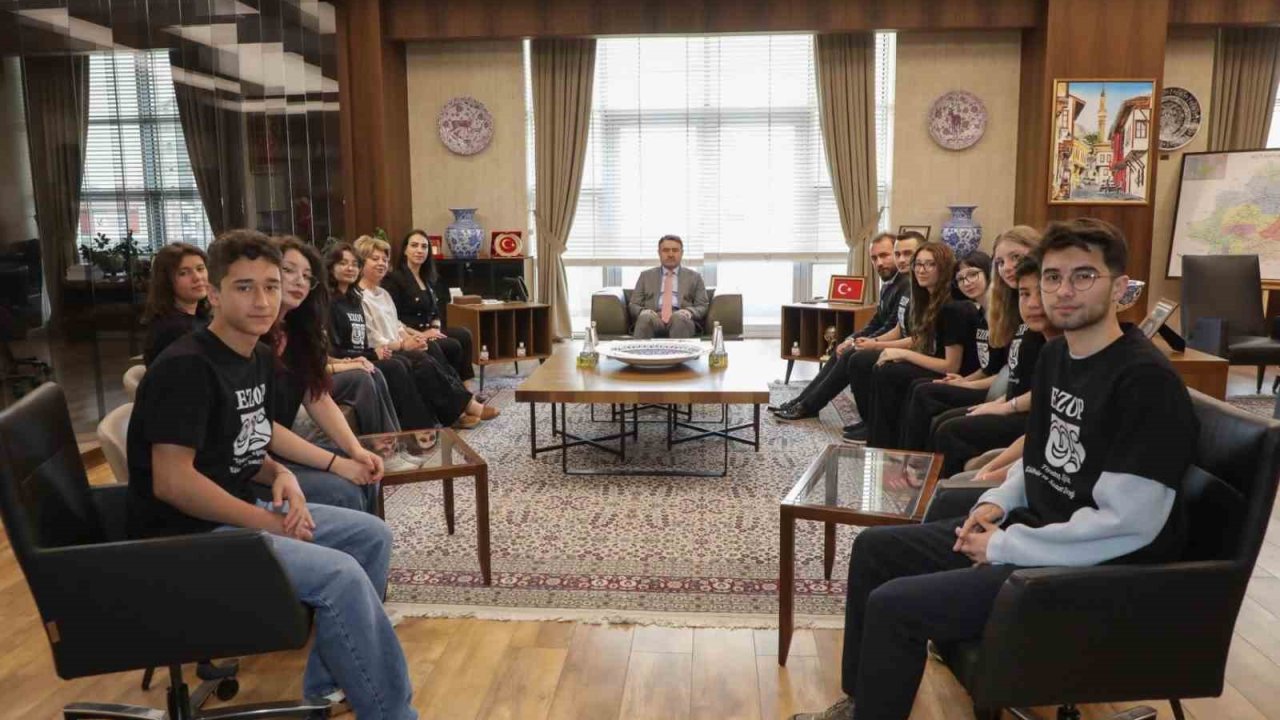 Ege Şampiyonu EZOP Tiyatro, Türkiye finallerinde Kütahya’yı temsil edecek