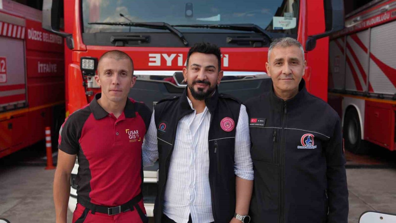 Enkaz altında kurulan kardeşlik
