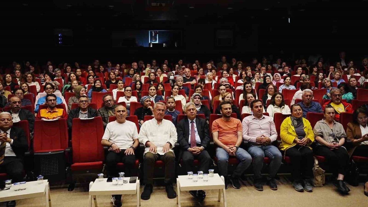 ’Annemin Müstakbel Kocası’ Çaycuma’da seyirciyle buluştu