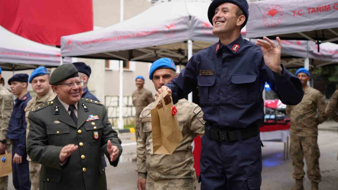 Bayburt’ta engelli vatandaşlar bir günlüğüne asker oldu