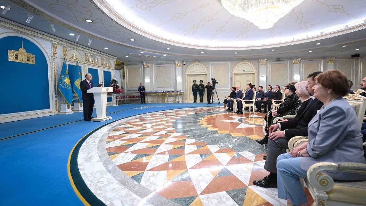 Kazakistan’dan AK Parti Genel Başkan Yardımcısı Zorlu’ya Dostluk Nişanı