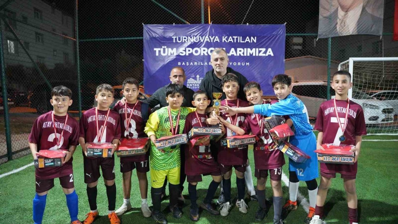 Antakya Belediyesi 2.Futbol Turnuvası rekabetli maçlara sahne oldu