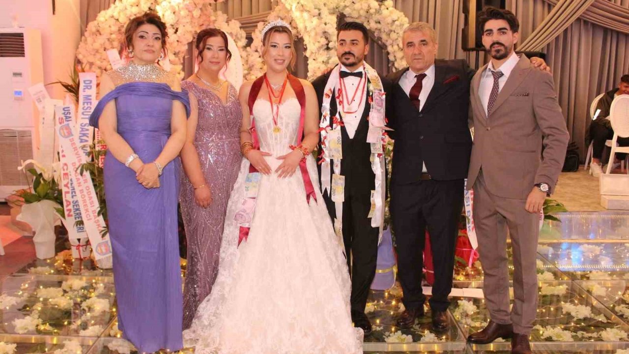 Uşak’ta 15 şahitli nikah töreni