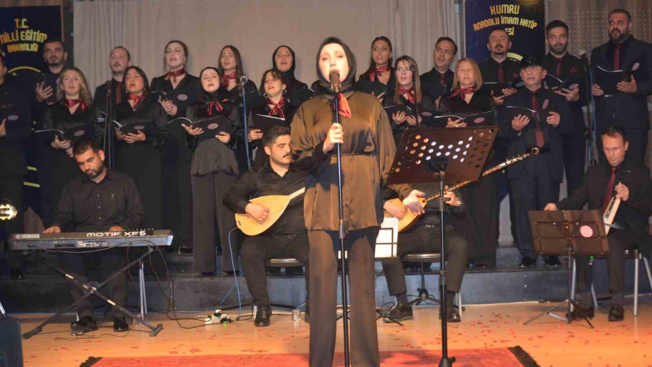 Ordu’da öğretmenlerden Türk halk müziği konseri