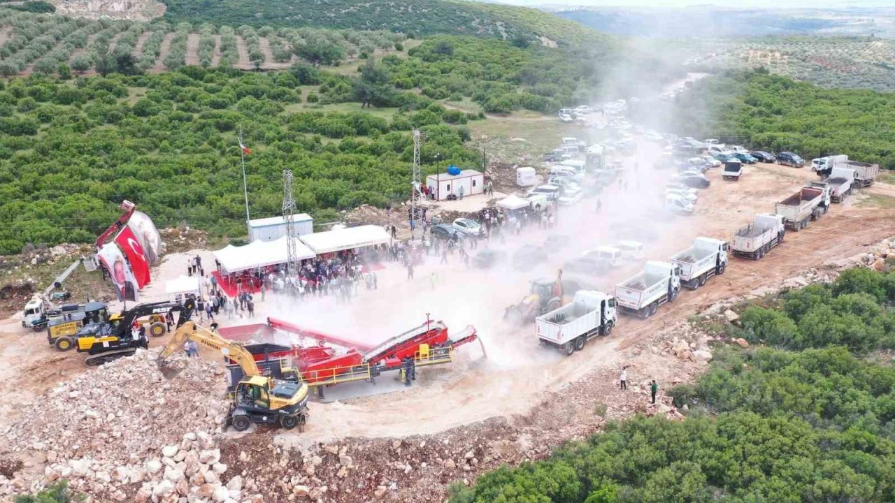 Saruhanlı’da ayda 26 bin ton mıcır üretilecek tesis açıldı