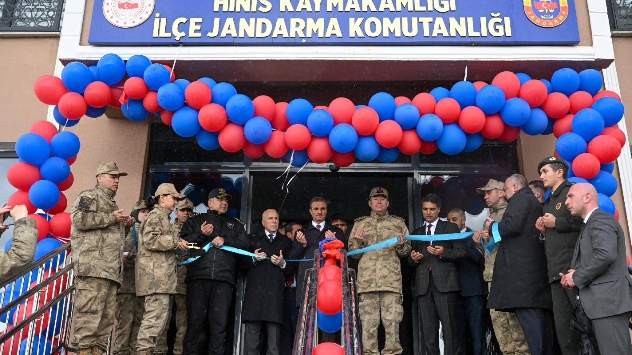 Hınıs’ta jandarma hizmet binası törenle açıldı