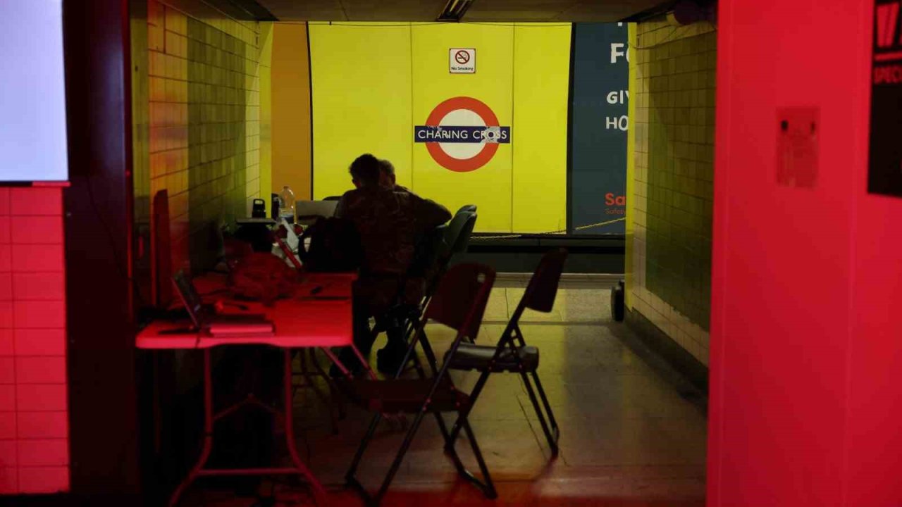 Londra’da yer altında NATO tatbikatı: Metro istasyonu askeri karargaha dönüştürüldü