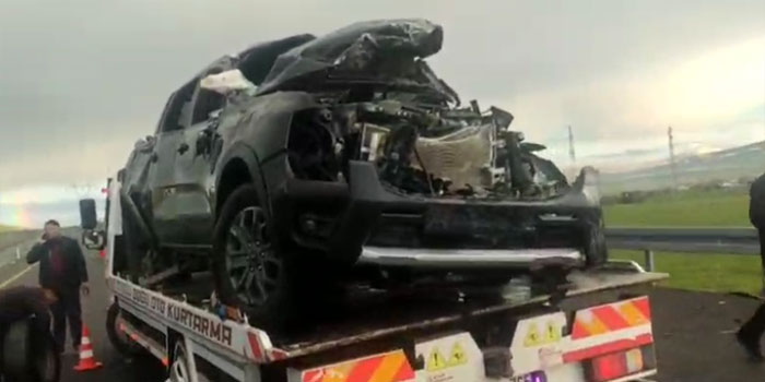 Iğdır Valisi’nin Koruma Aracı Kars’ta Kaza Yaptı: 4 Yaralı