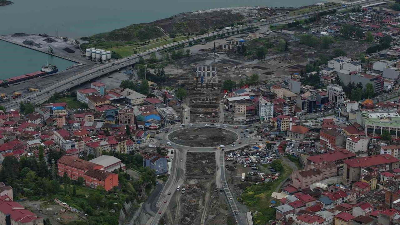 Karadeniz Sahil Yolu viyadüklerle Değirmendere Tüneli’ne bağlanıyor