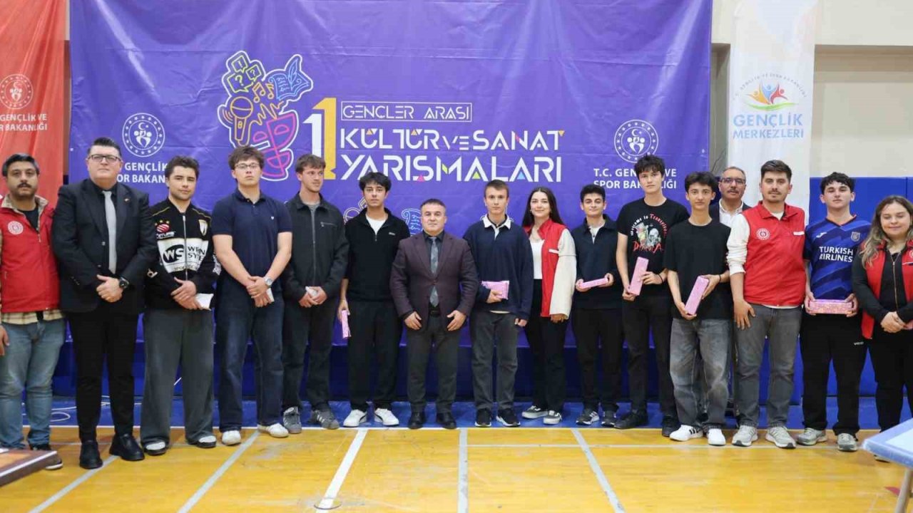 Bilecik’te gençler bilgi için yarıştı