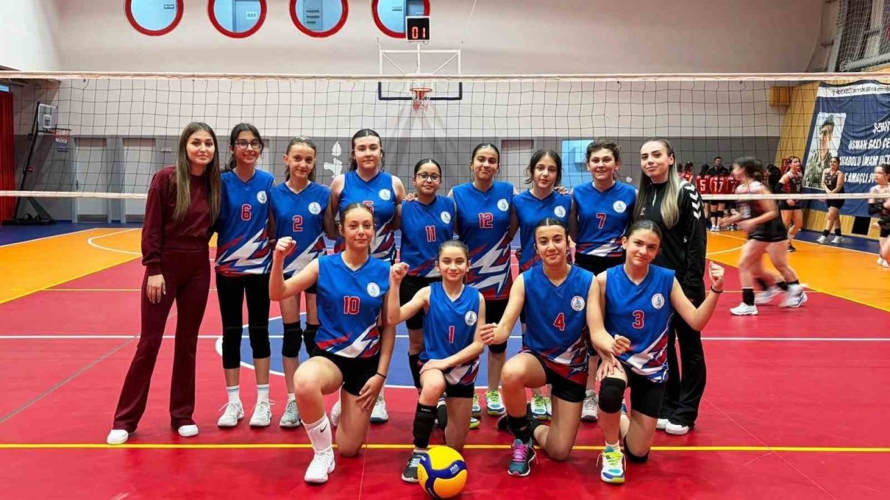 Körfez Gençlerbirliği Midi Kız Voleybol Takımı sezona galibiyetle başladı