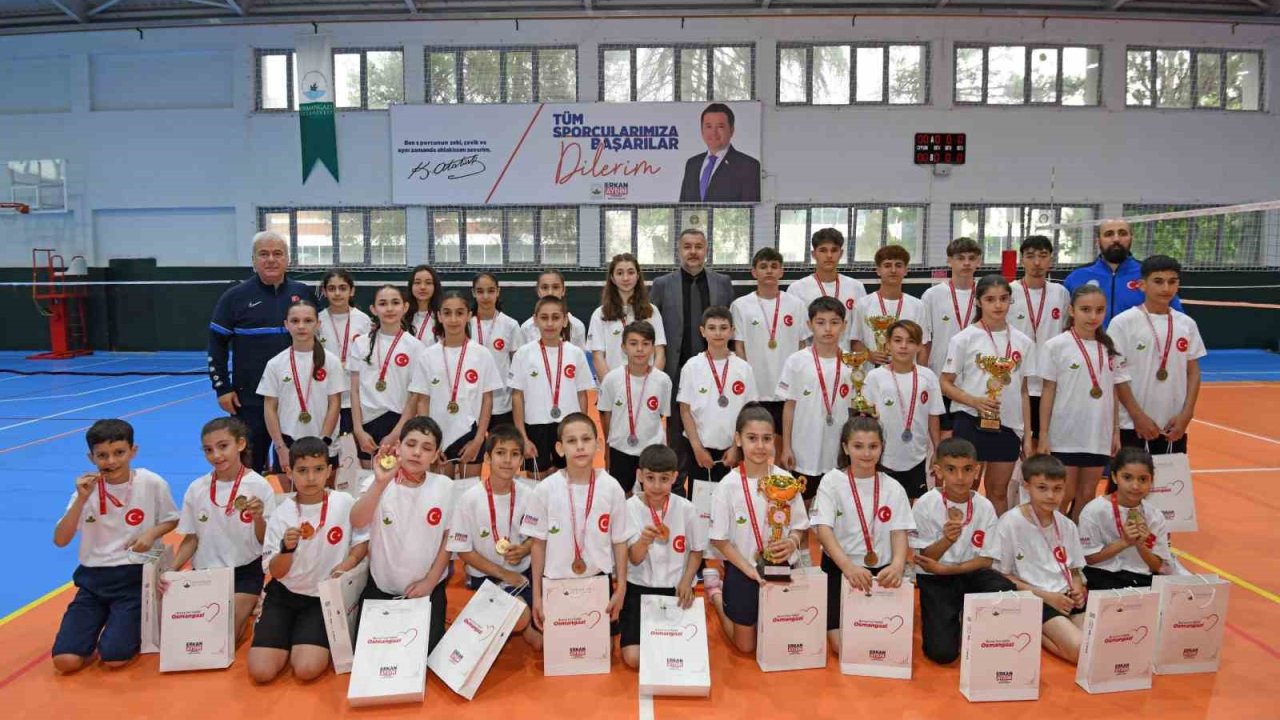 Osmangazi Belediyespor’dan badmintonda tarihi başarı