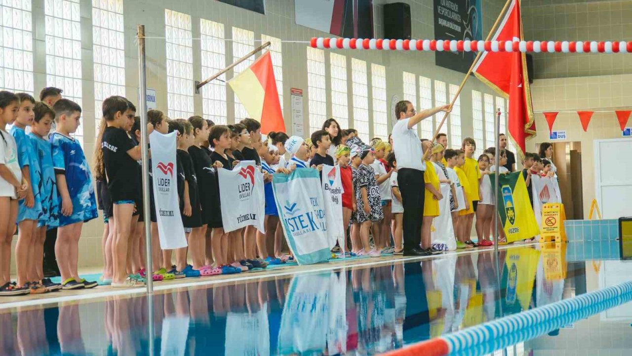 Aydın’da Okul Sporları Minikler Yüzme İl Birinciliği başladı