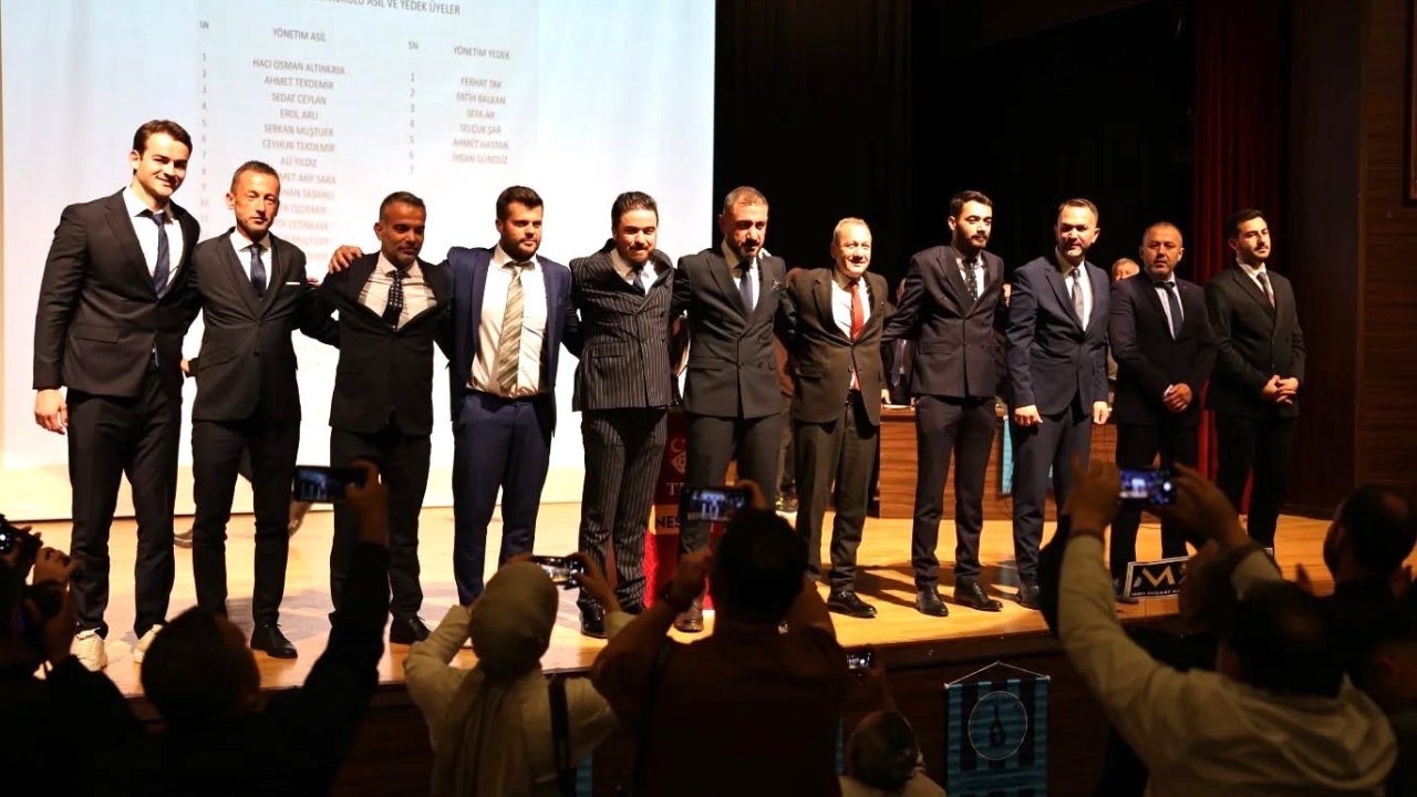 Kütahyaspor’da Hacı Osman Altınkaya yeniden başkan seçildi