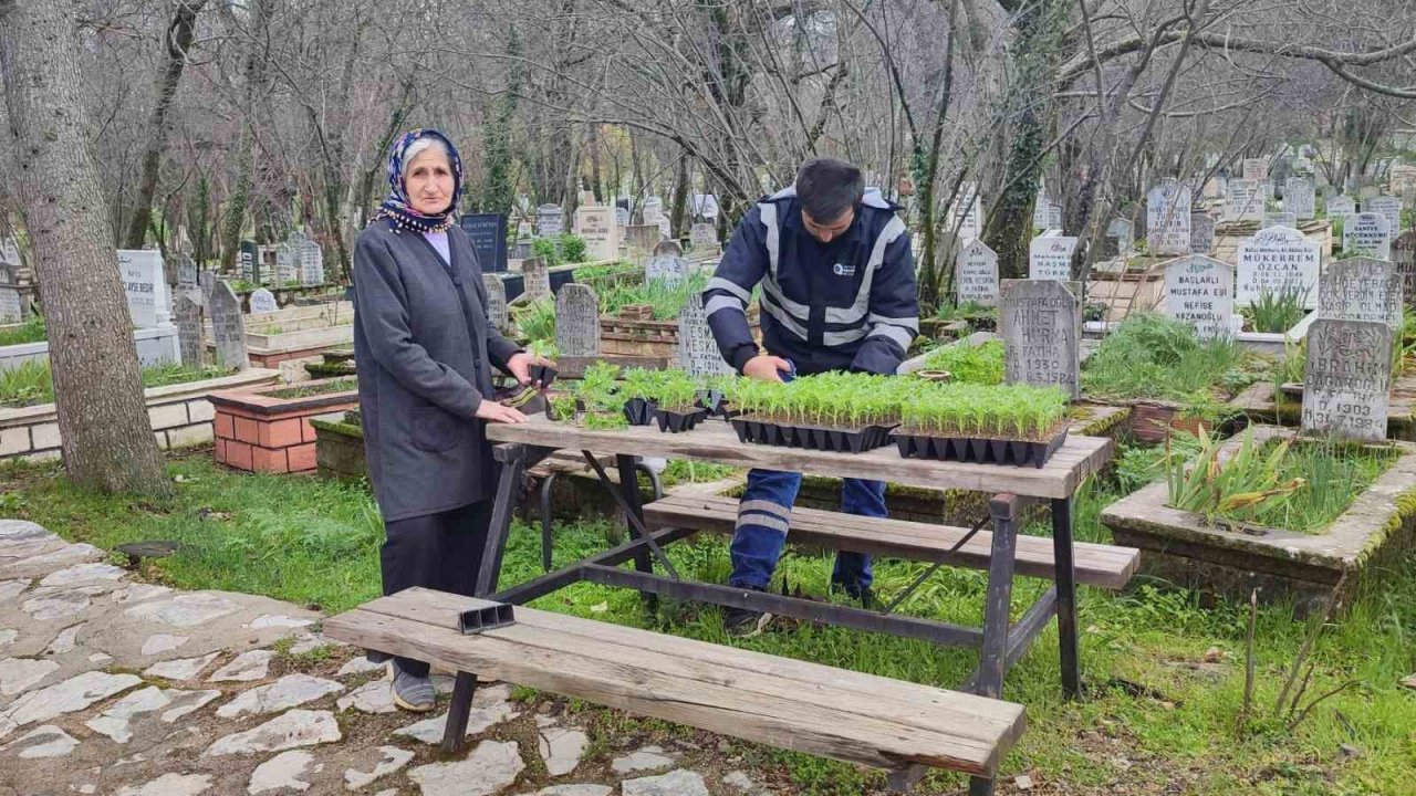 Büyükşehir’in mezarlıklarda bayram hazırlığı sürüyor
