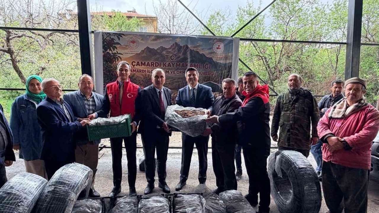 Çamardı’da üreticilere 90 bin çilek fidesi desteği
