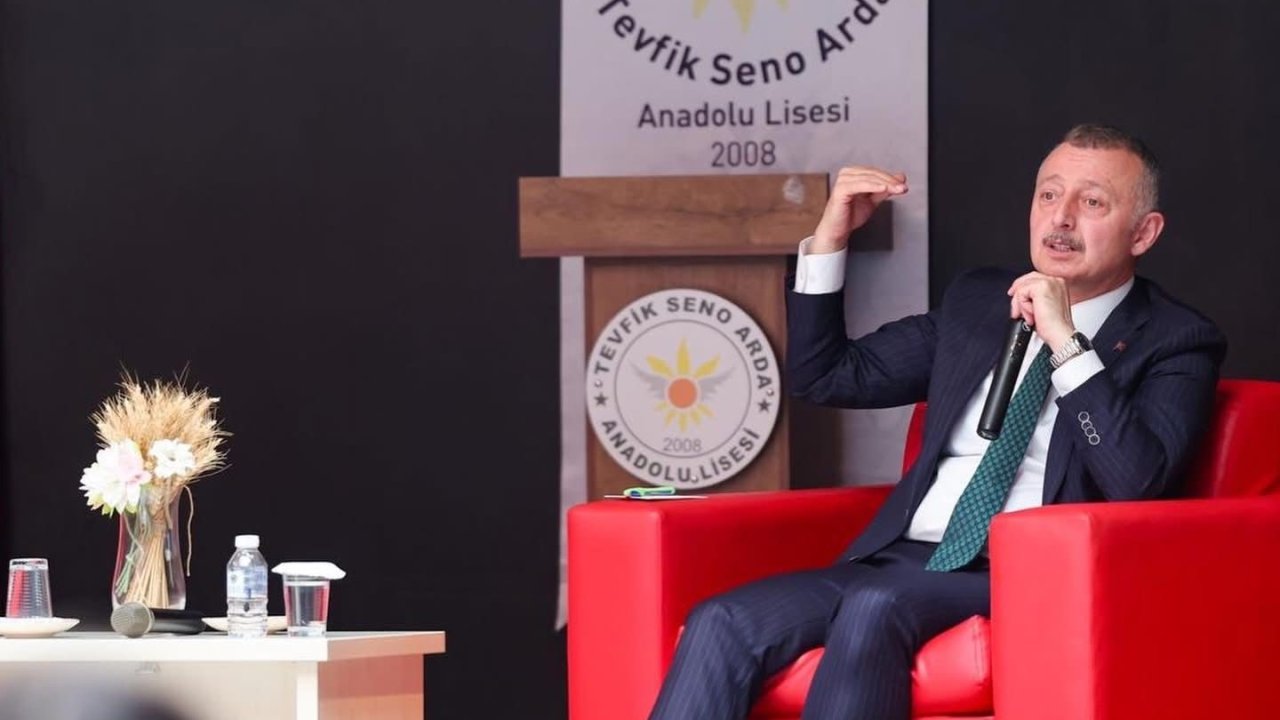 Liseli öğrenciler sordu Başkan Büyükakın cevapladı