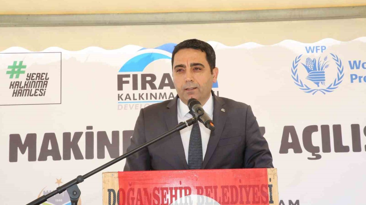 Doğanşehir’de buğday üretimine güç katacak ortak tarım makineleri parkı açıldı