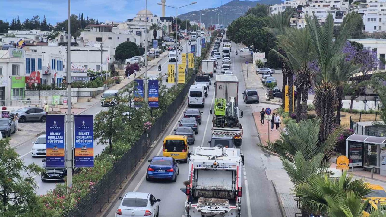Bodrum’a 24 saatte 20 bin araç giriş yaptı