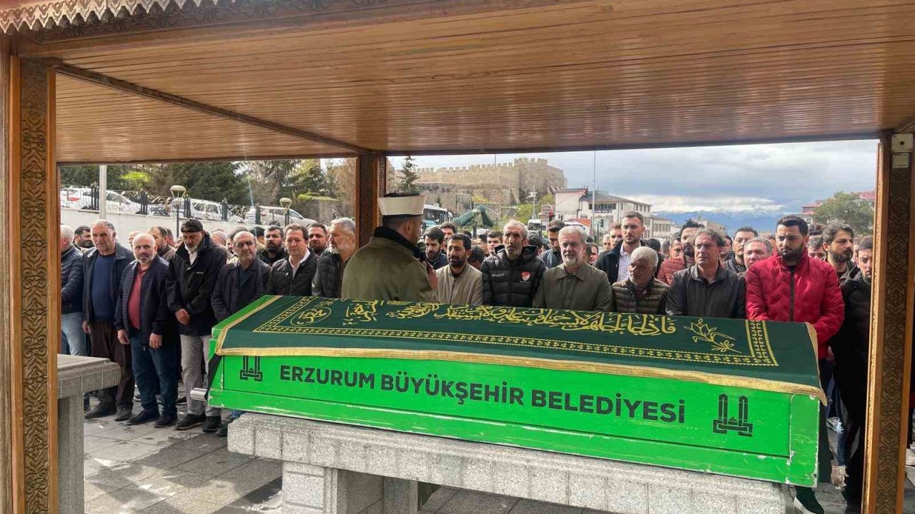 Gazeteci Orhan Akdal’a son görev