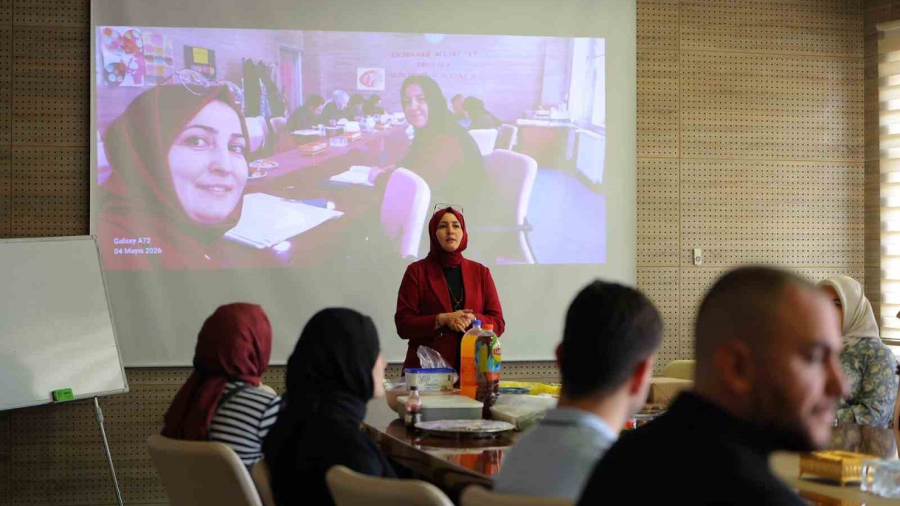 Bayburt’ta sağlık çalışanlarına anne sağlığı ve aile planlaması eğitimi verildi