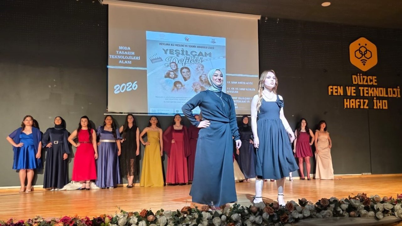 Öğrencilerin Yeşilçam Defilesi çok beğenildi