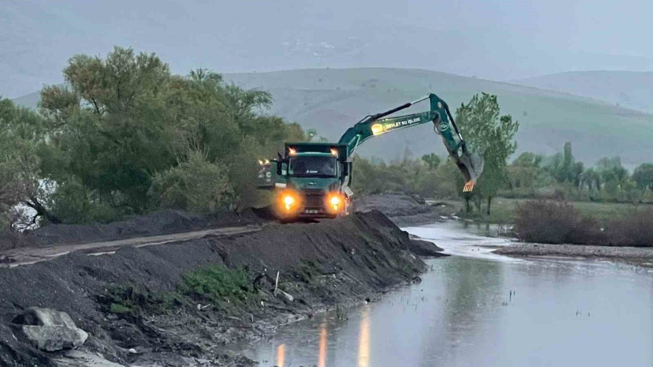 Karasu Nehri’nde sedde yükseltme çalışmaları sürüyor