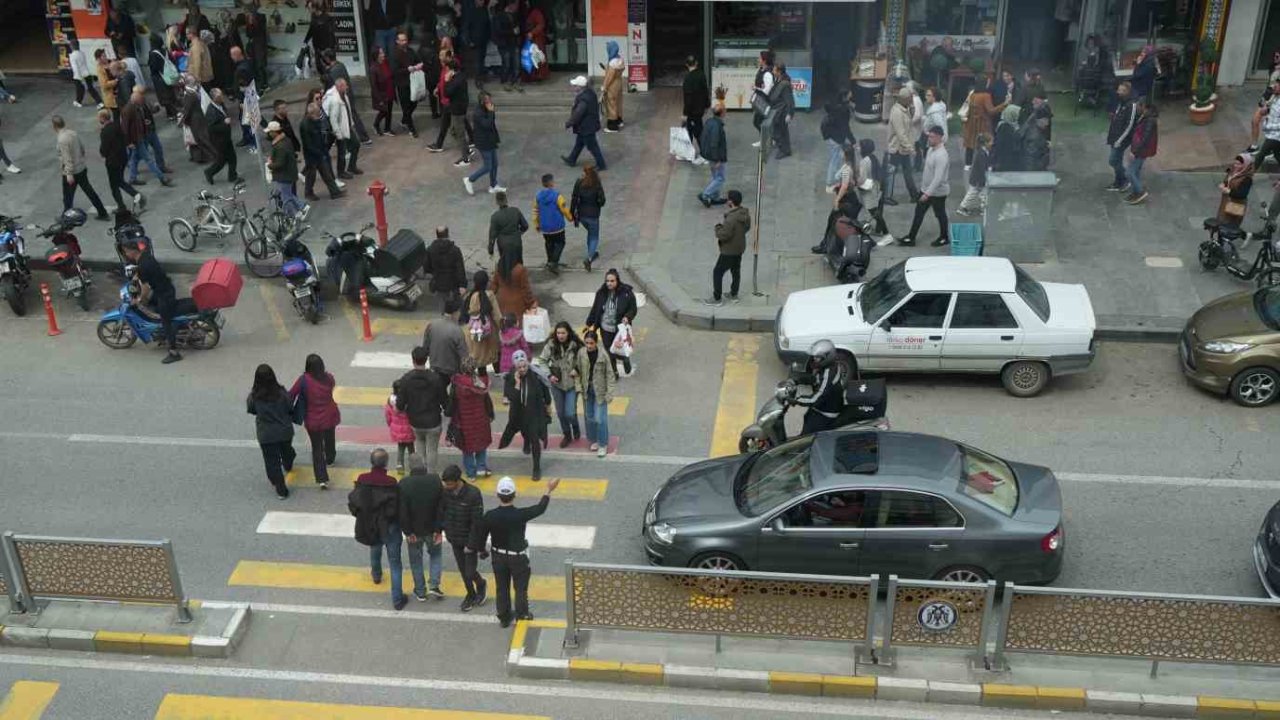 Erzincan’da bayram alışverişi yoğunluğu yaşanıyor