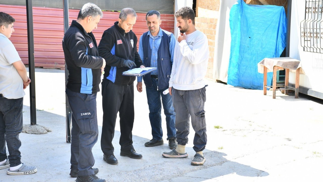 Yeşilyurt Belediyesi’nden kurban satış ve kesim yerlerinde bayram mesaisi