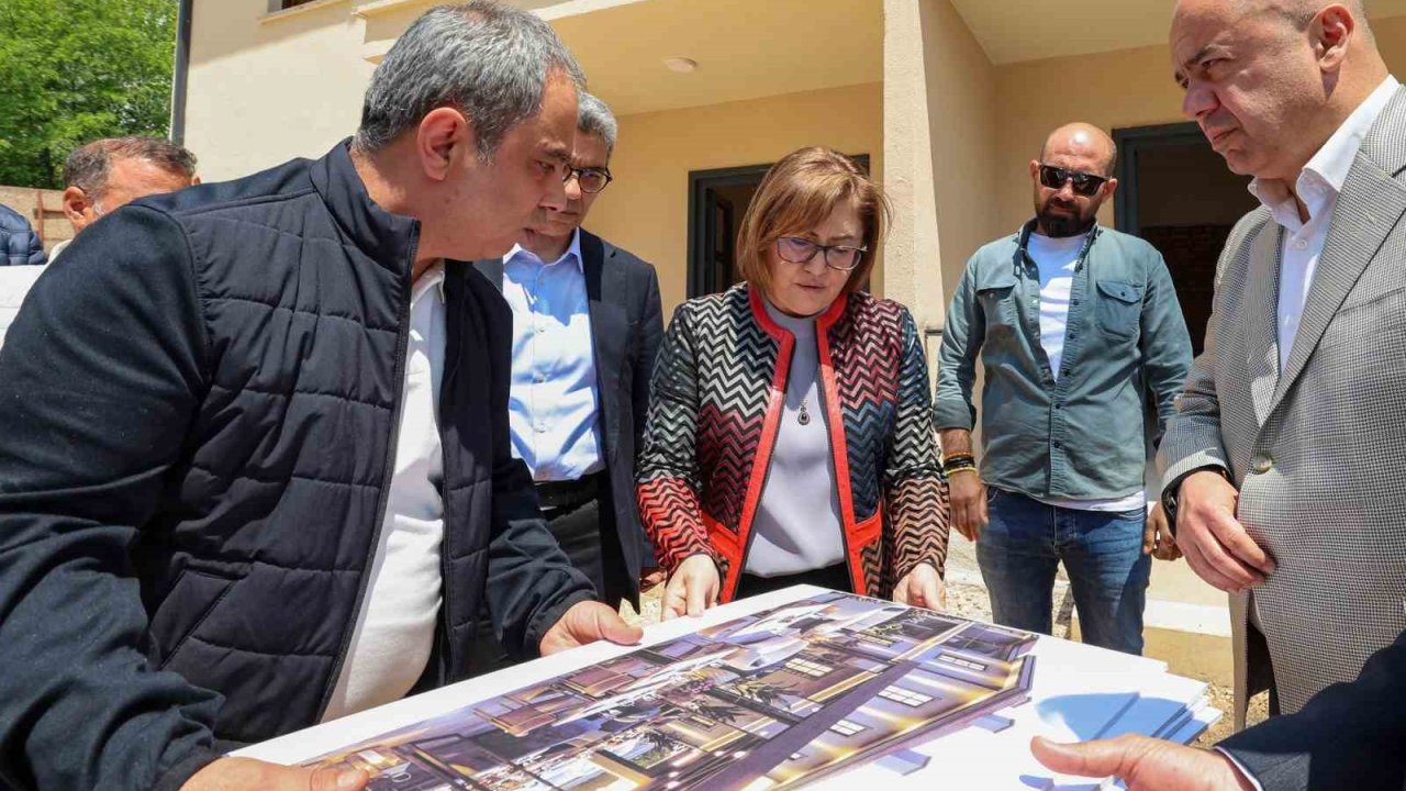 Şahin, TCDD Lojmanlarının restorasyon çalışmalarını inceledi