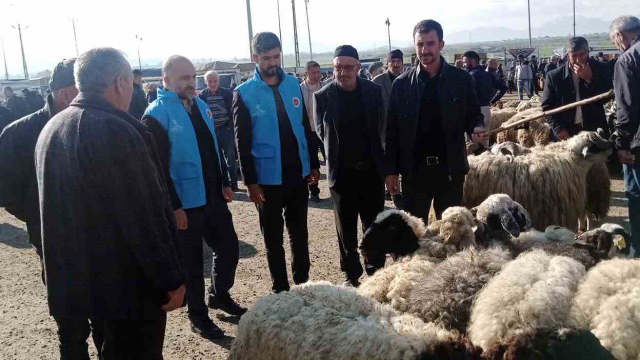 Çaldıran’da din görevlileri vatandaşı bilgilendirdi