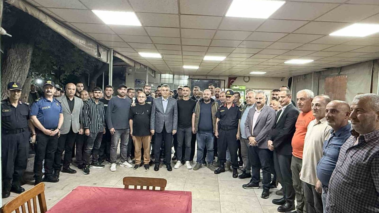 Vali Toros Tarsus’ta gönüllere dokundu