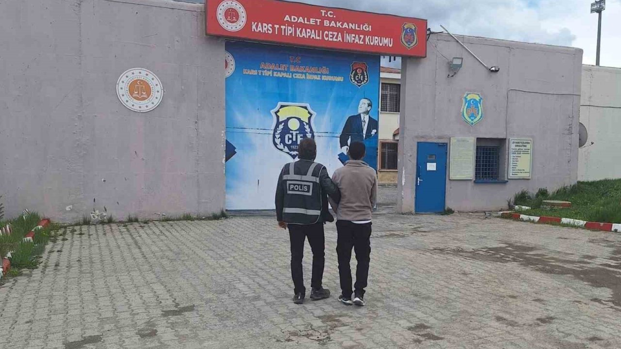 Kars’ta kredi kartı dolandırıcısı yakalandı