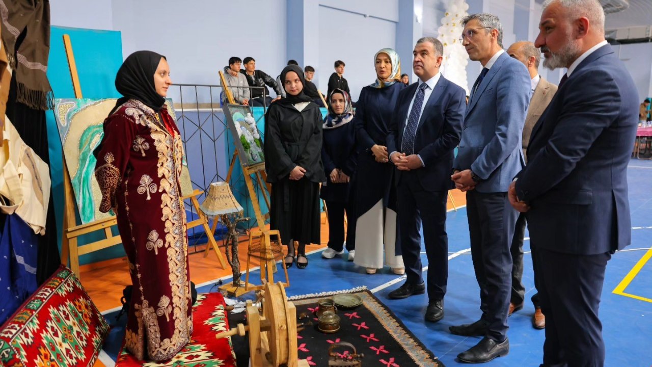 Bayburt’ta öğrencilerin yıl boyunca hazırladığı ürünler sergilendi