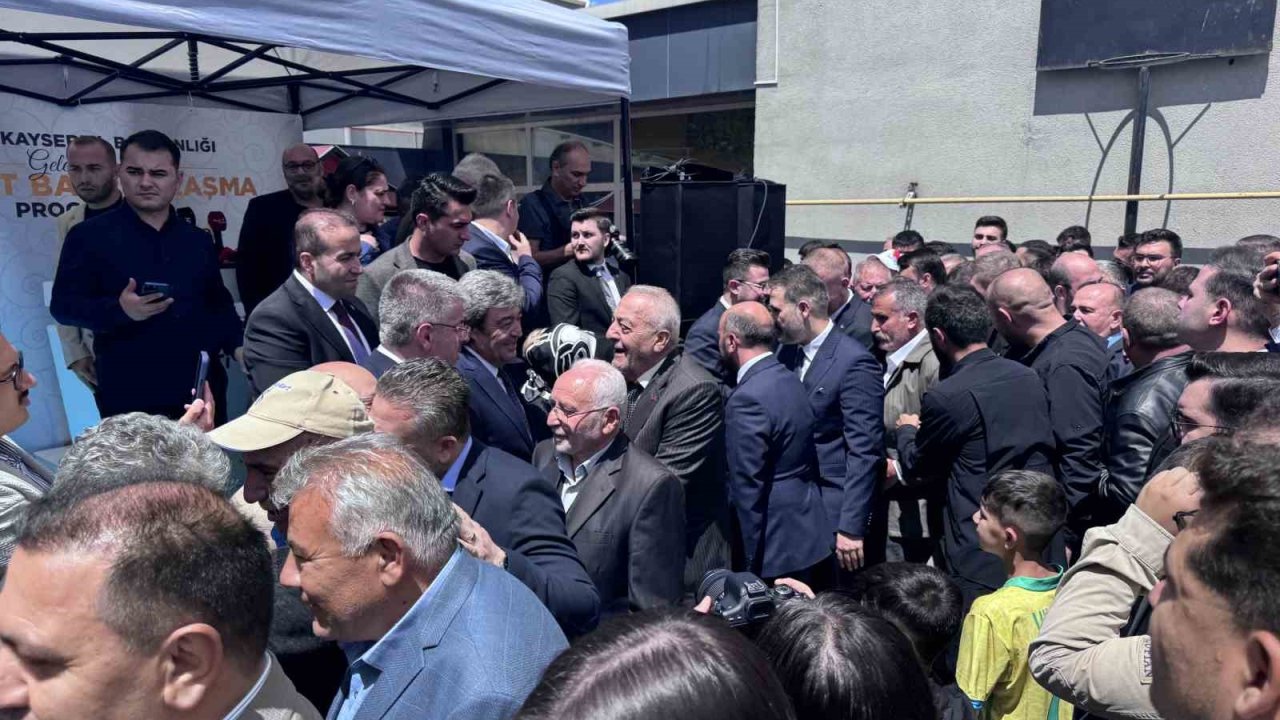 AK Parti Kayseri İl Teşkilatı bayramlaştı