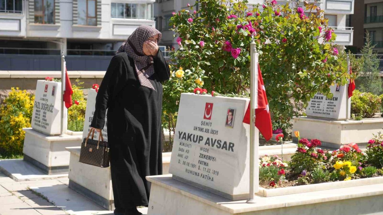 Niğde’de bayram arifesinde şehitlik ziyaret edildi
