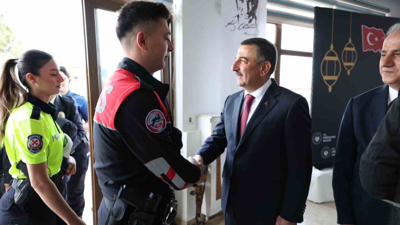 Zonguldak’ta protokol bayramlaştı