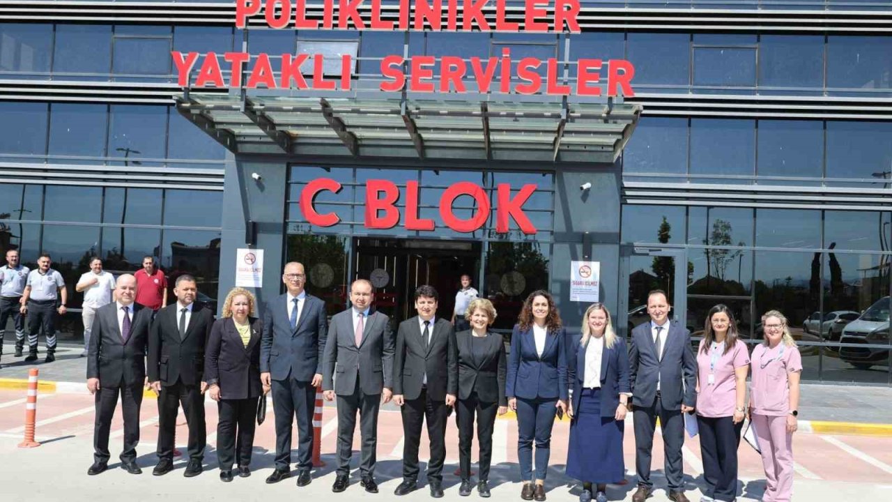 Aydın İl Sağlık Müdürü Şenkul’dan hastalara ve personele bayram ziyareti