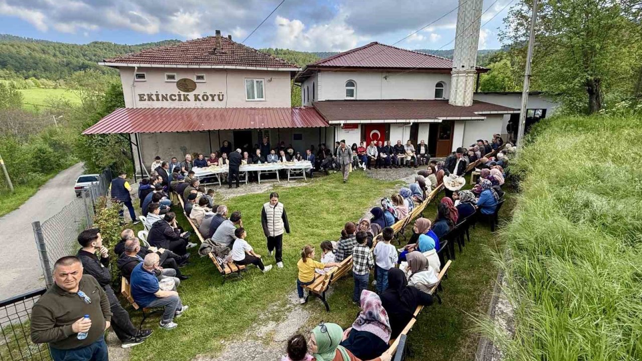 Yüzlerce yıllık bayram geleneği "ziyrat" Ekincik köyünde yaşatılıyor