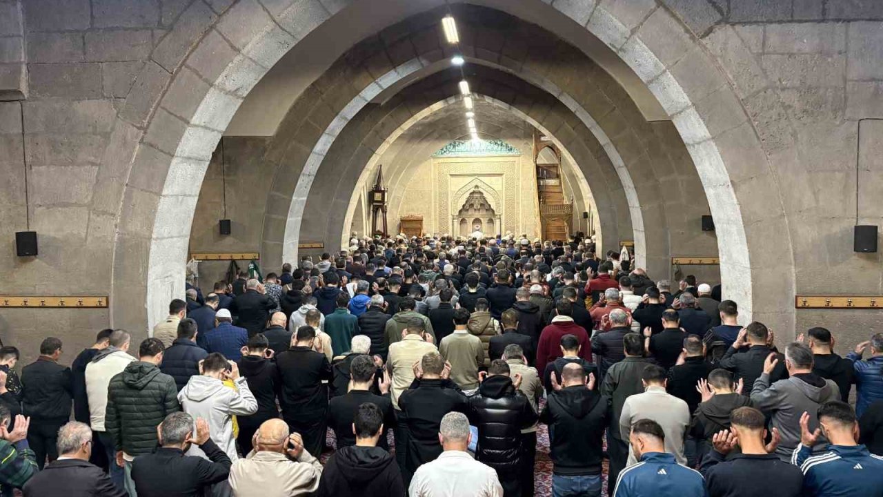 Kayseri’de Kurban Bayramı’nda camiler doldu