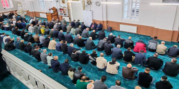 Kağızman Merkez Camii’nde Bayramlaşma
