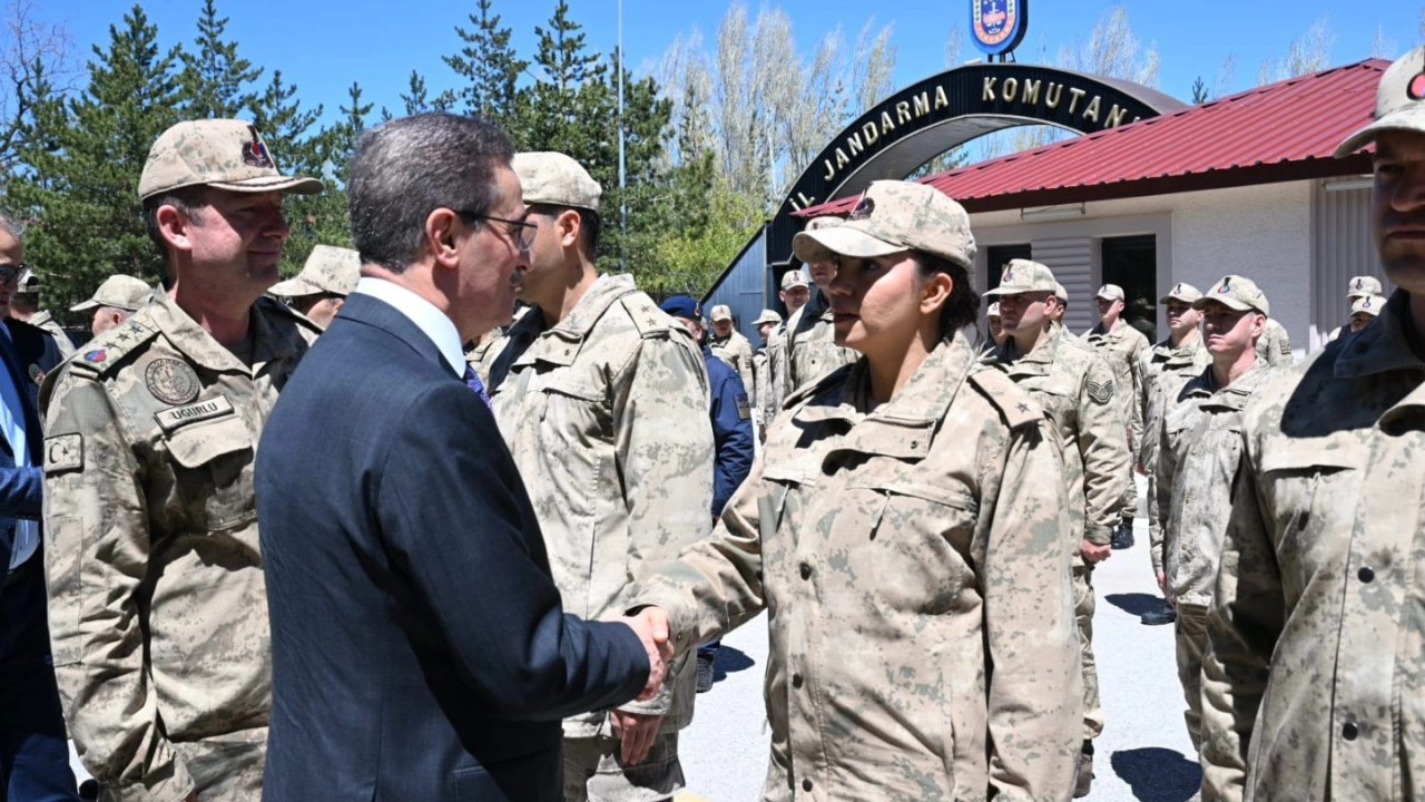 Emniyet ve jandarmada bayramlaşma