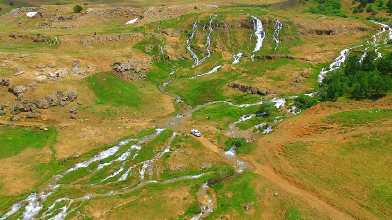 Munzur Dağları’nın eteklerinde serin rota