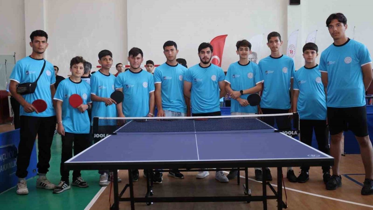 Hatay’da 600 öğrenci İmam Hatip Spor Oyunlarında ter döktü