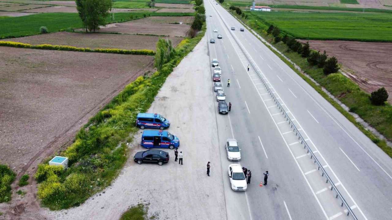 Çorum’da jandarma ekiplerinin bayram tedbirleri sürüyor