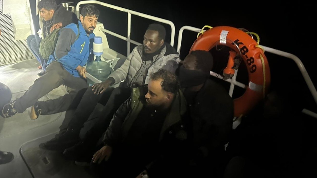 İzmir’de 66 düzensiz göçmen yakalandı