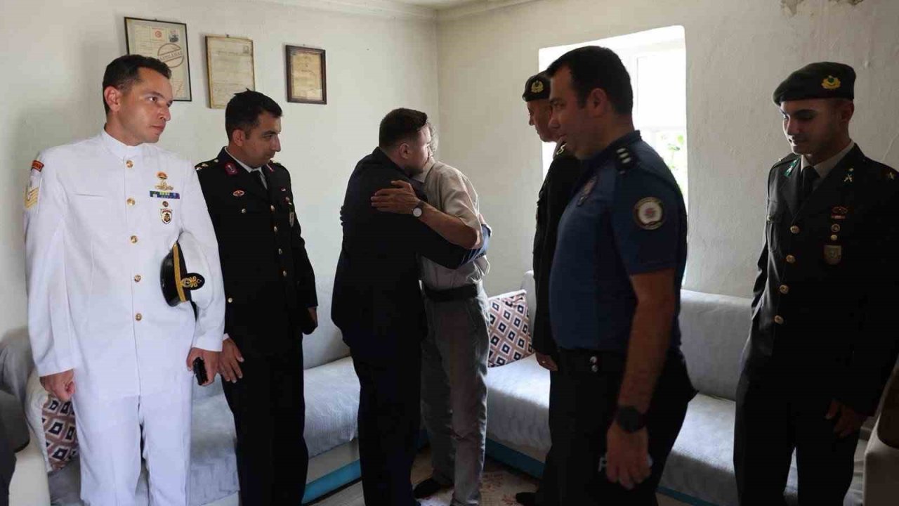 Kaymakam Acar gazilerle ve şehit aileleriyle bir araya gelerek bayramlaştı