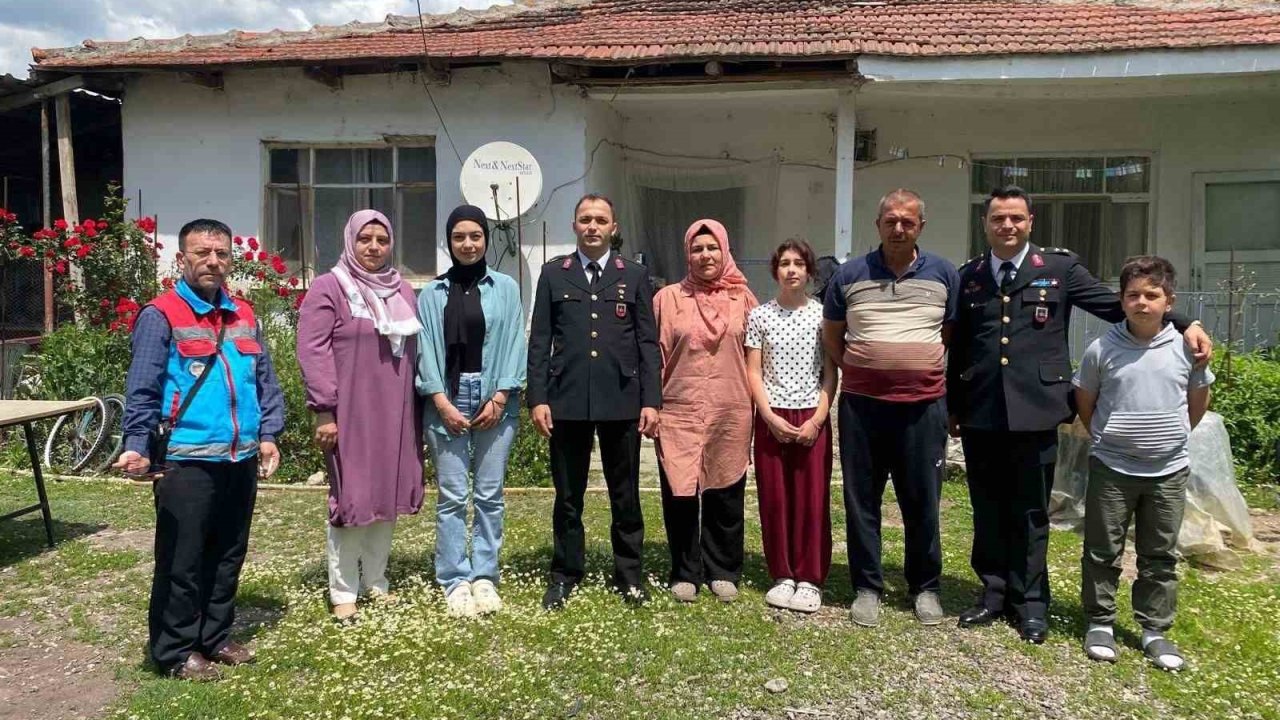 Bilecik’te şehit ve gazi ailelerine bayram ziyareti