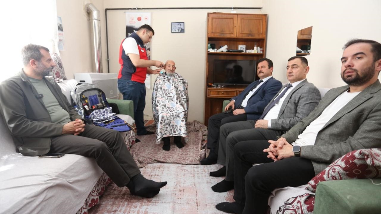 Gürsu’da çocuklara destek, büyüklere vefa